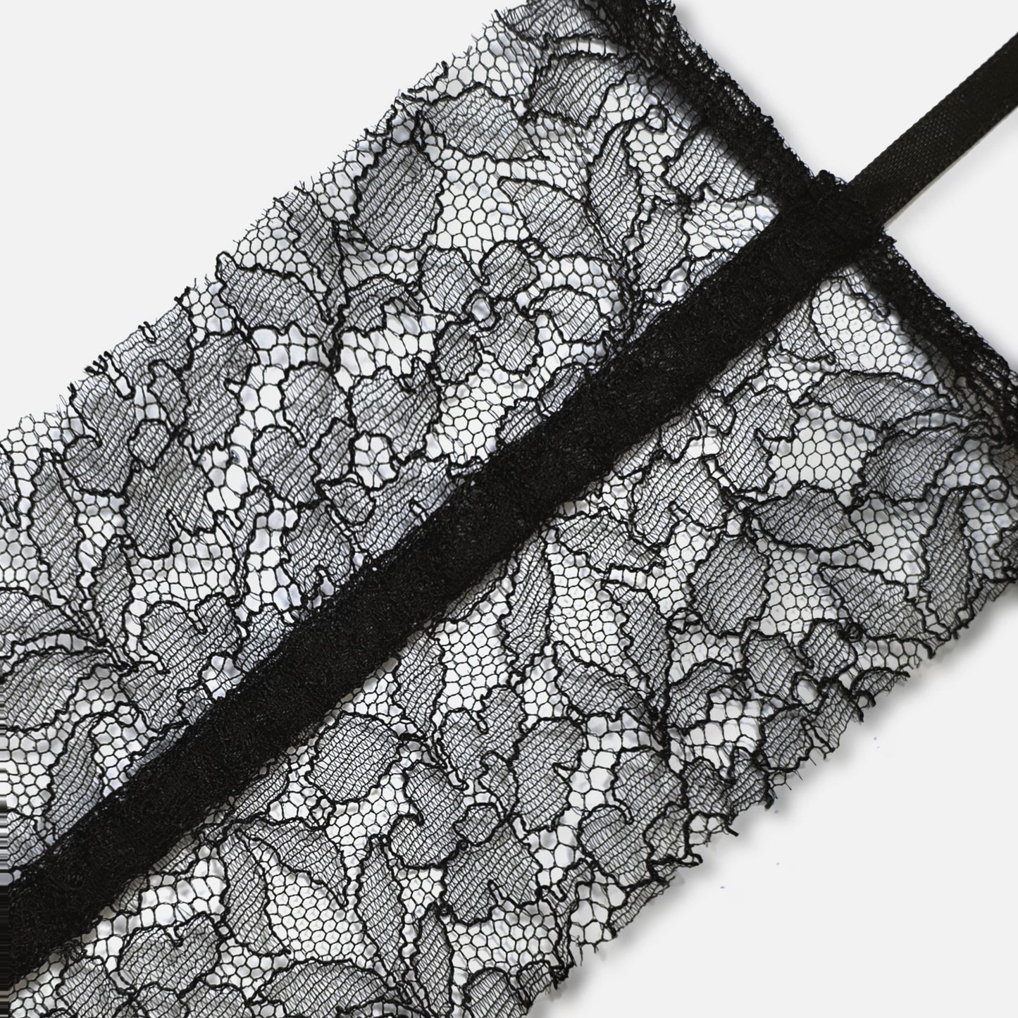 Col en dentelle de Calais noir haute qualité, made in France