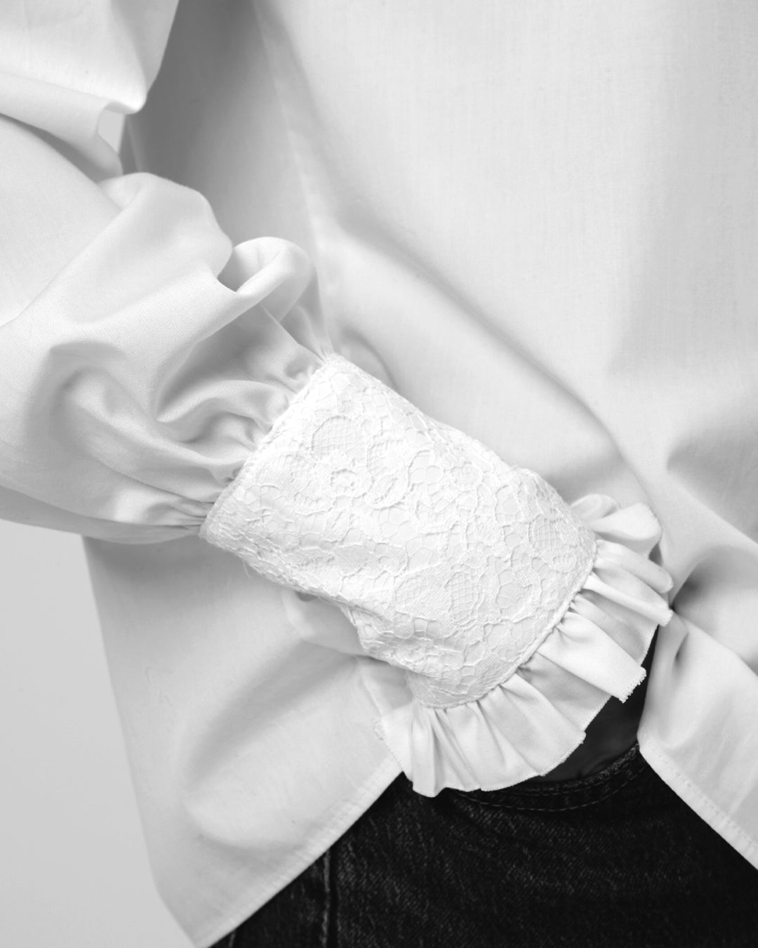 Découvrez la magie des blouses en dentelle