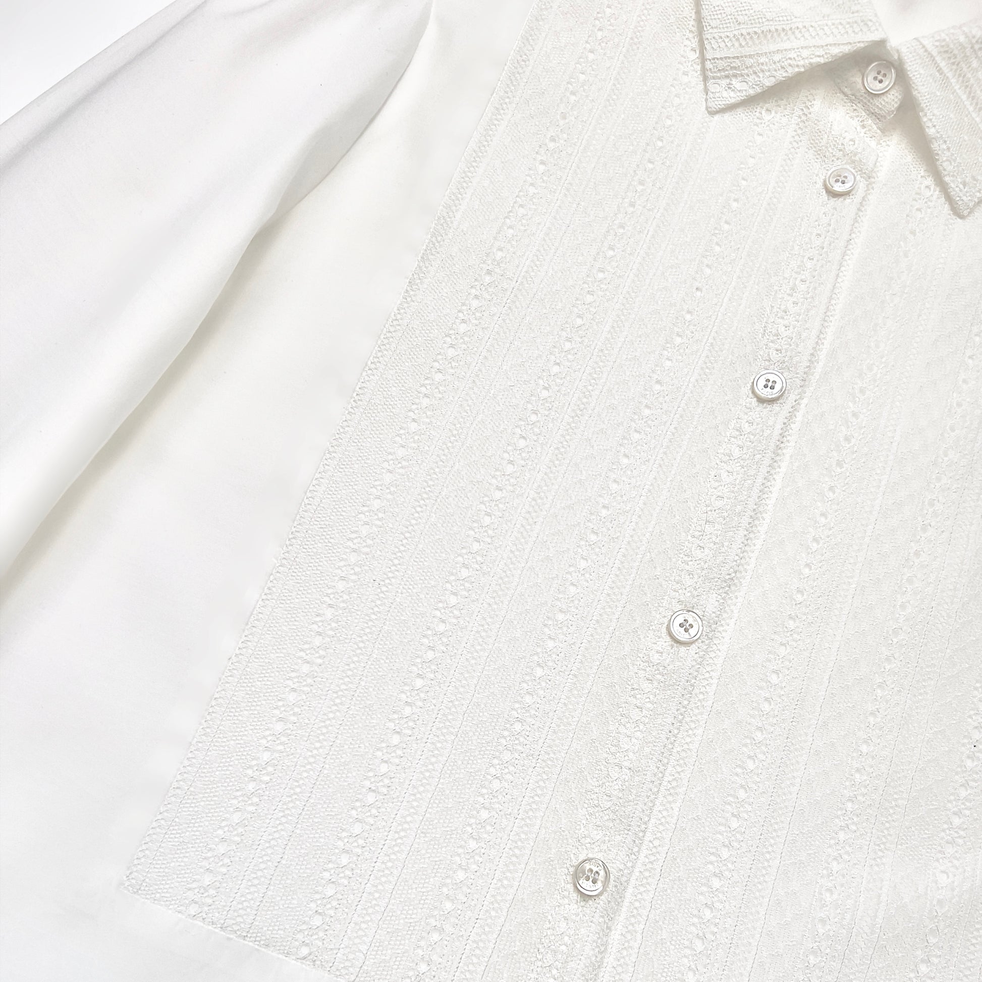 Chemisier en dentelle blanche avec plastron, haute qualité made in Franc